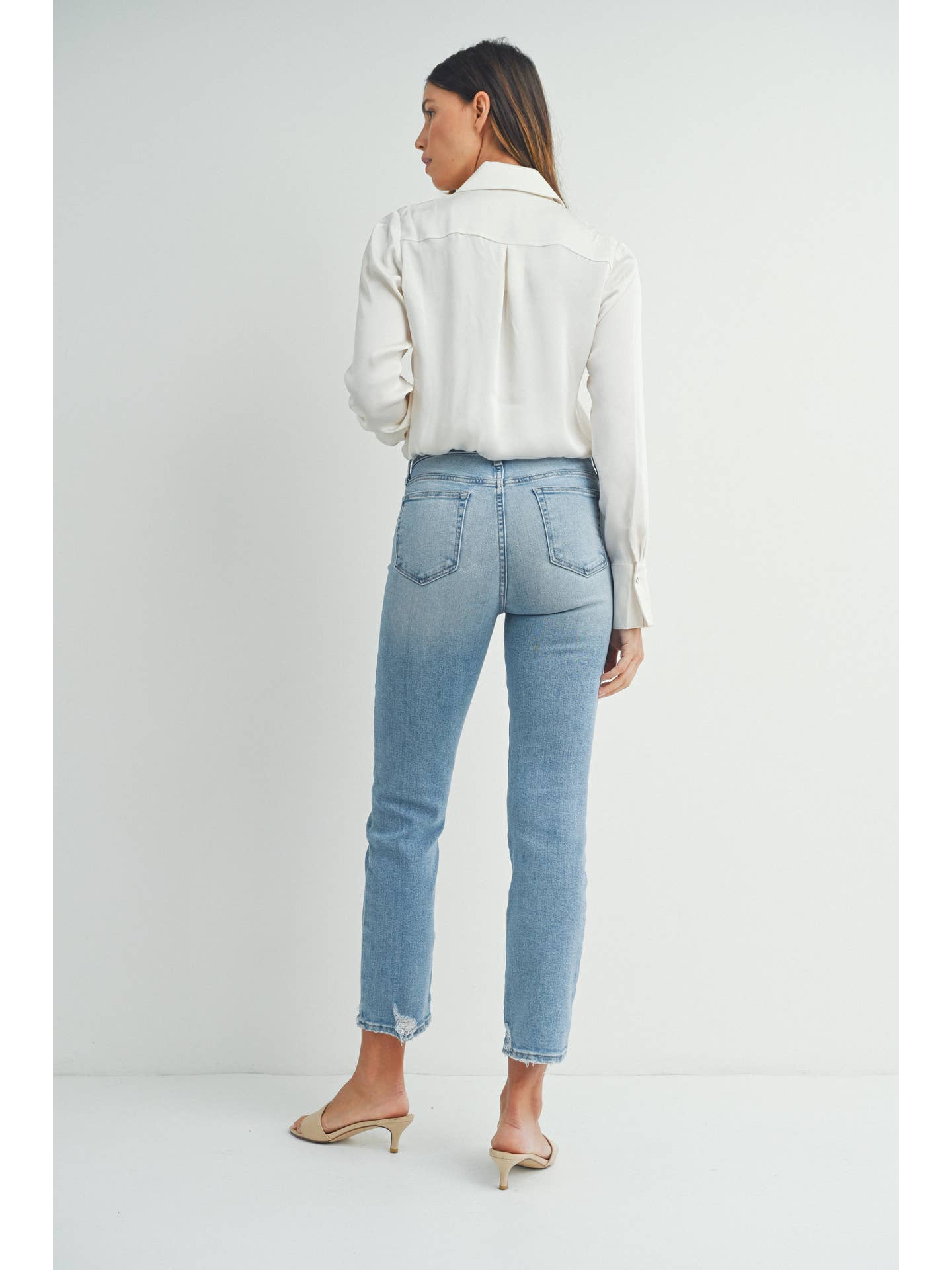 Light Cropped Straight Jeans