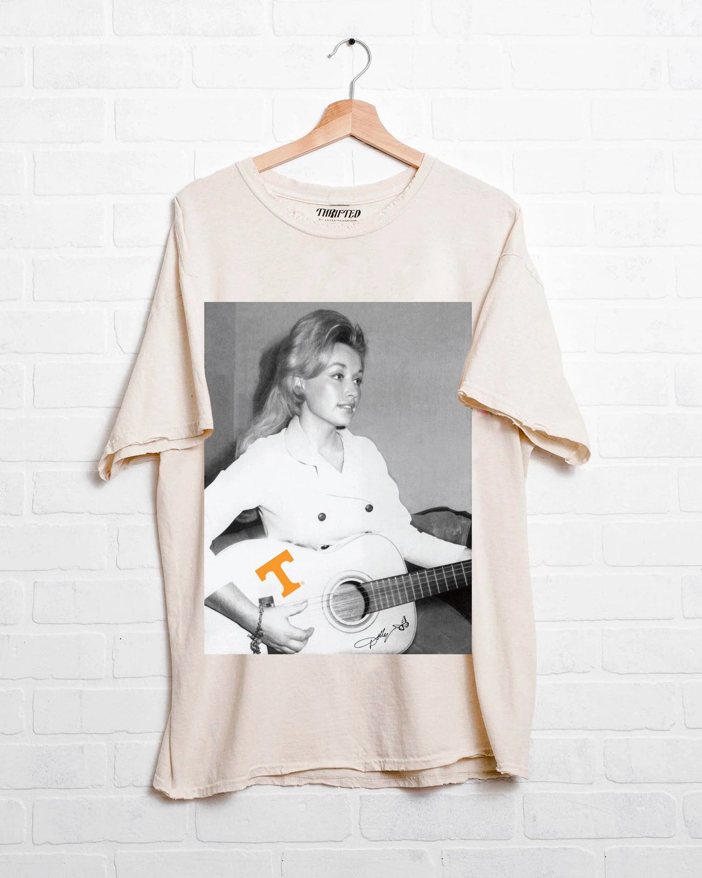 TN Dolly Parton Guitar Tee