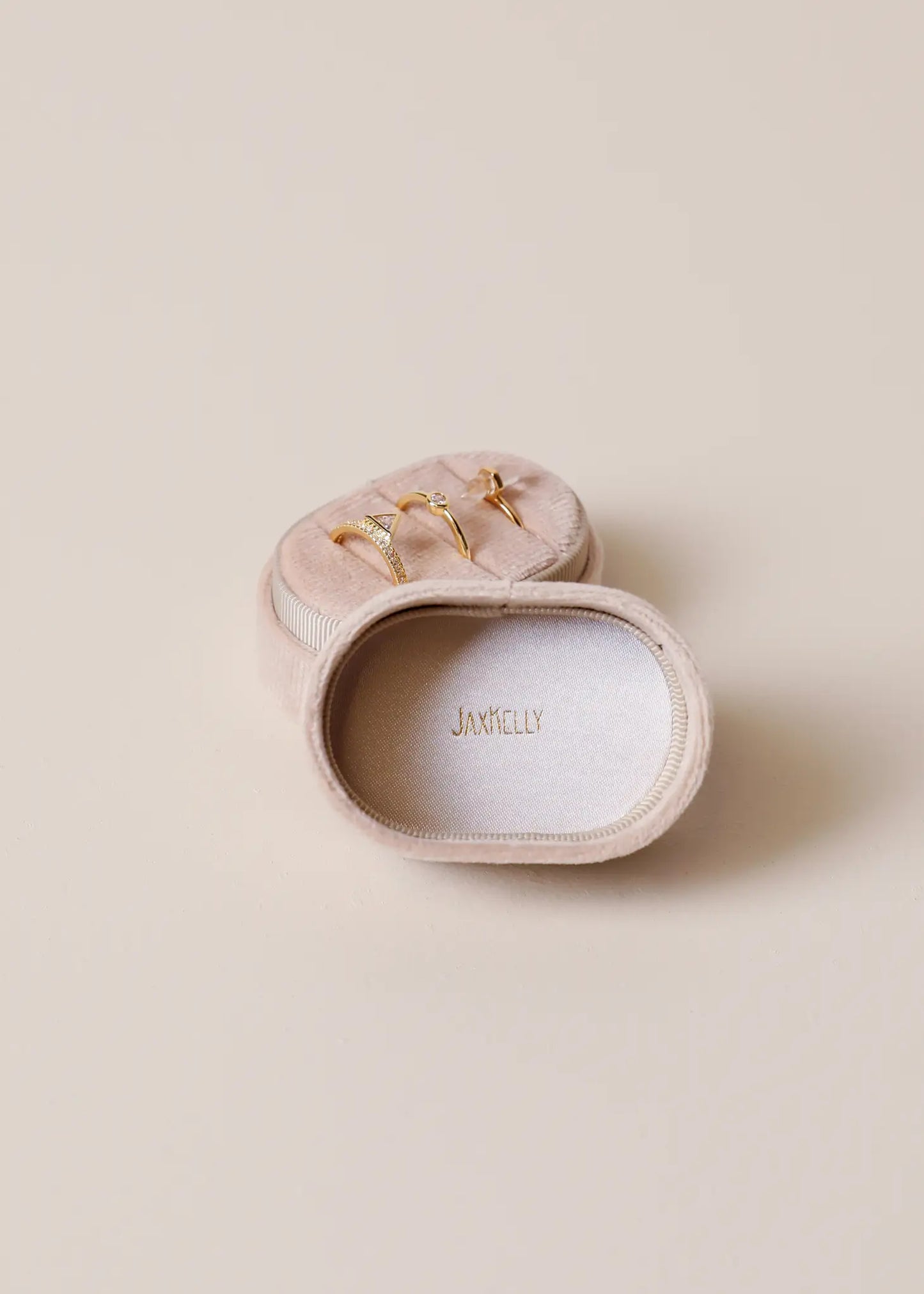 Medium Velvet Jewelry Box
