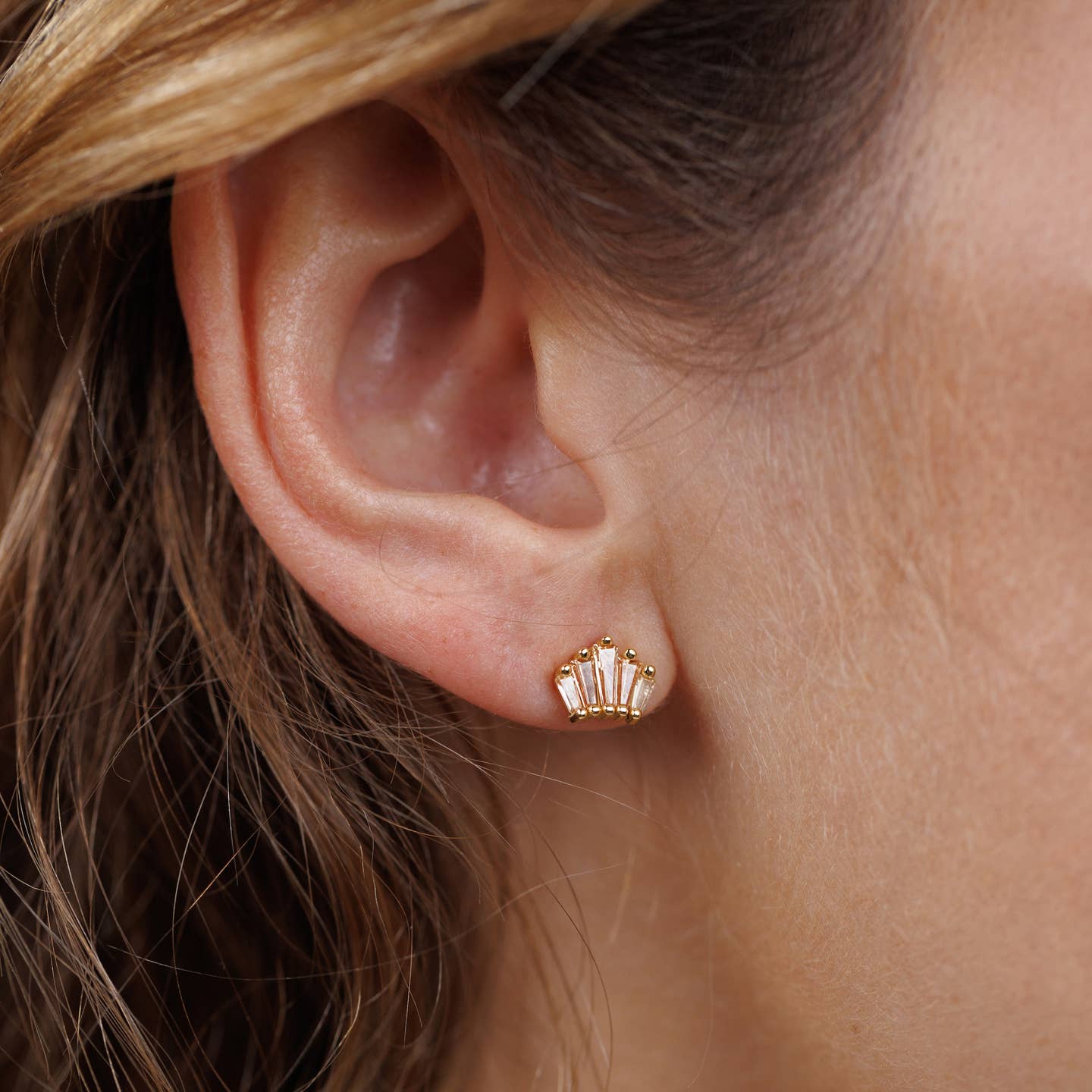 Champagne Baguette Crown Stud