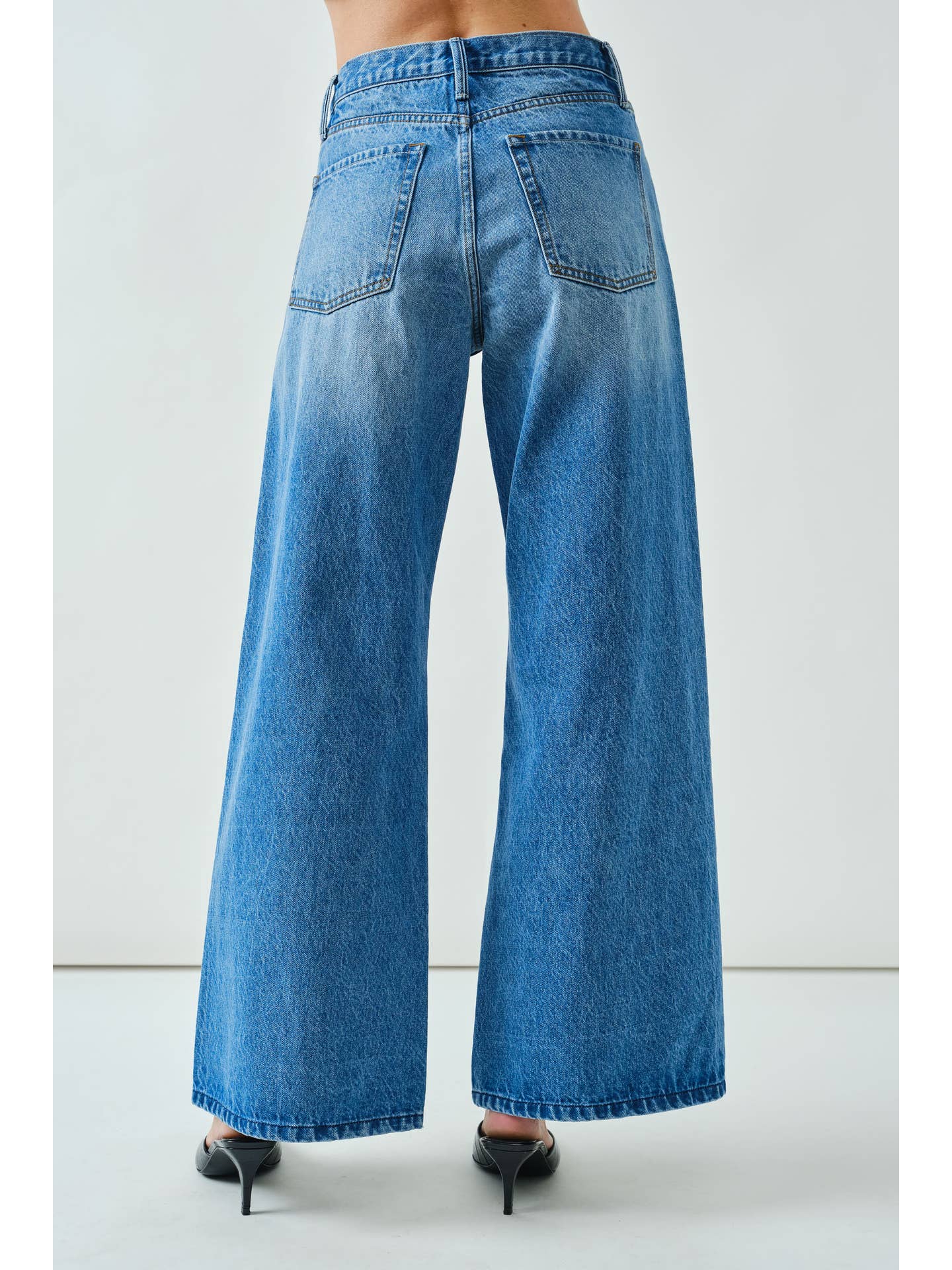 Wide Leg Twist Jeans