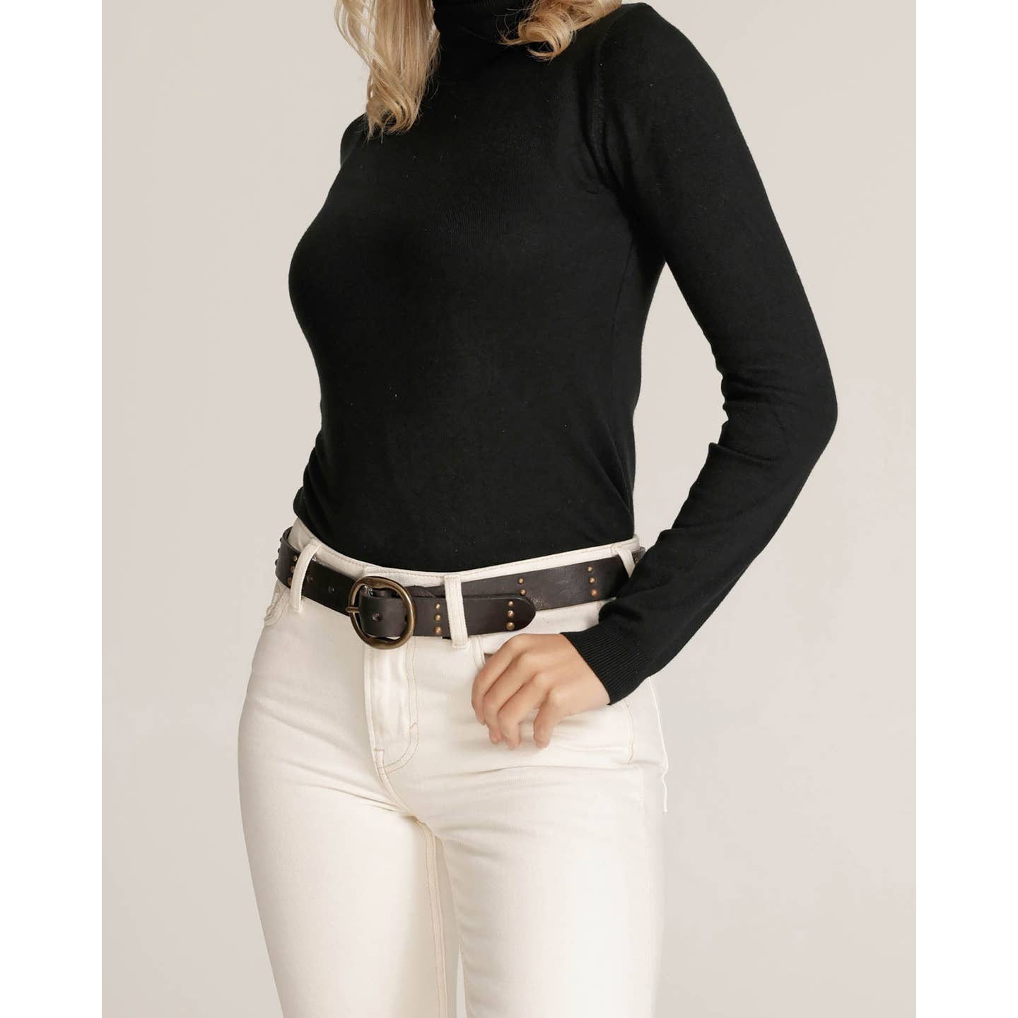 Dion | Round Buckle Leather Studded Belt