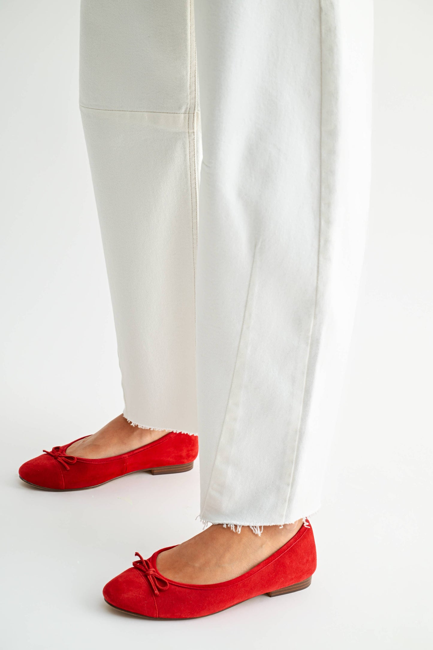 White Barrel Jeans